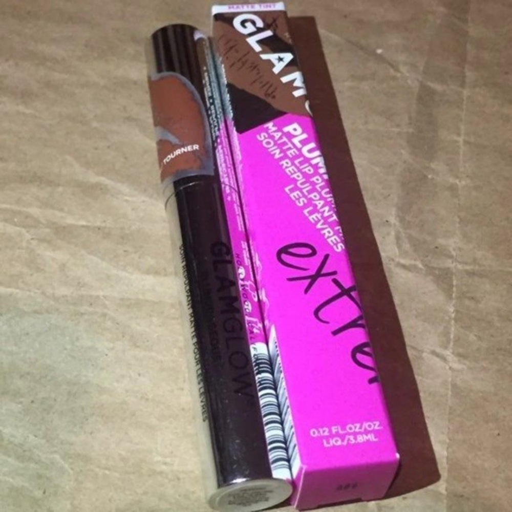 GLAMGLOW lip - Picture 3 of 5